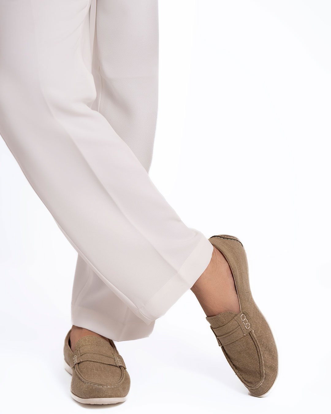 Regal Off-White Pleated Pants