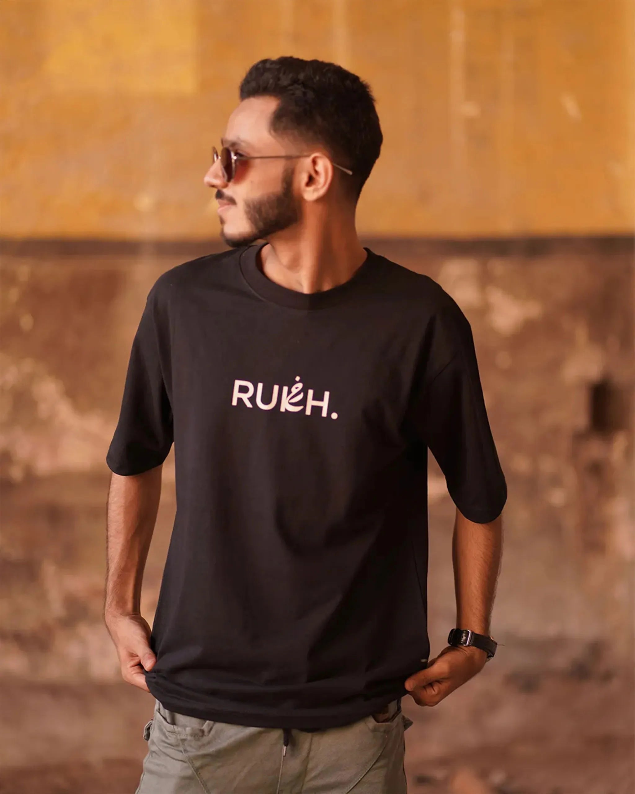 Black petal oversized tees