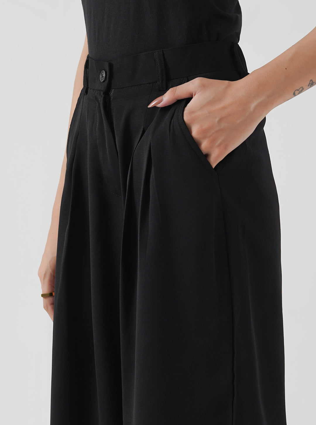 Noir Double Pleated Wide Leg Pants
